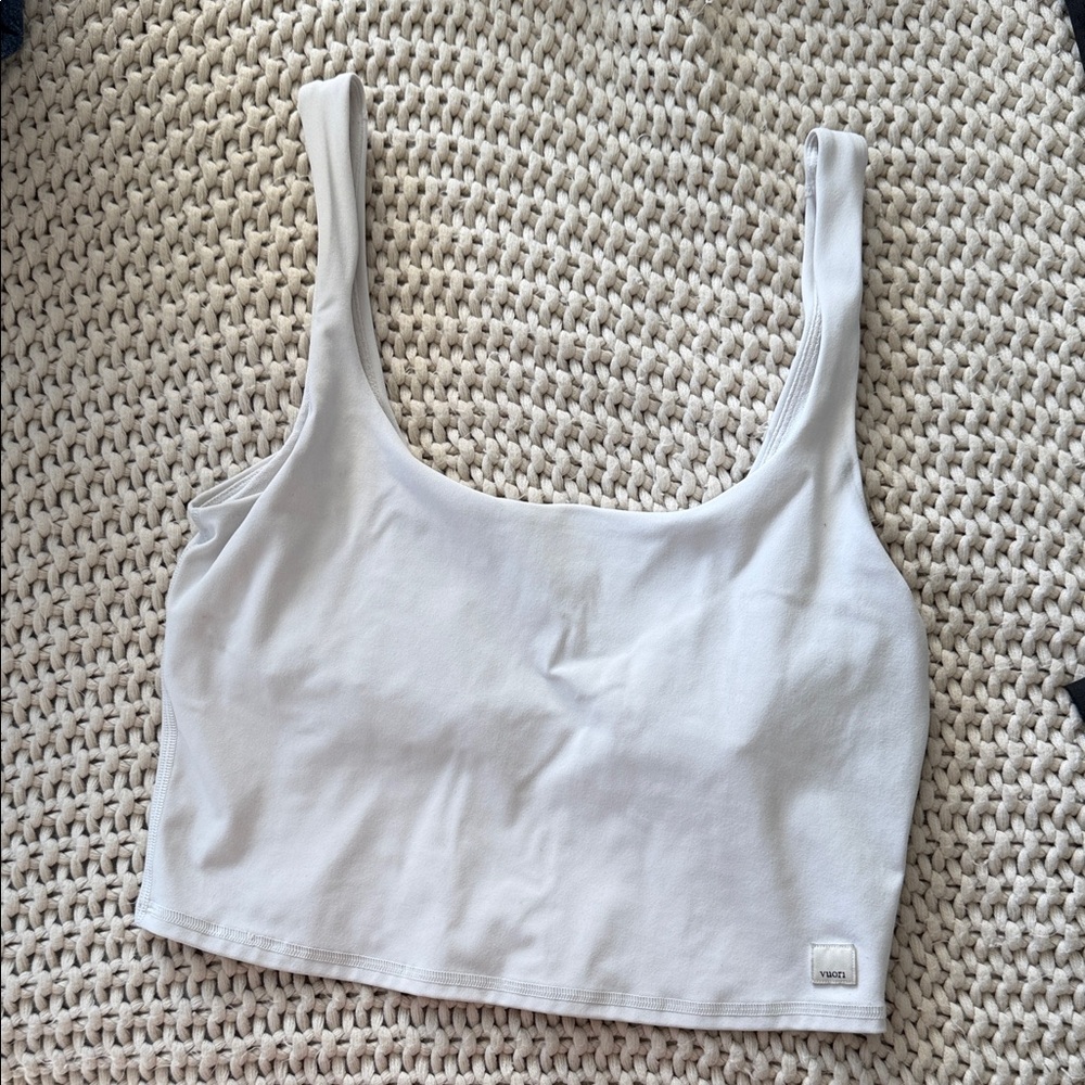 Vuori White Women's Tank Top / Sports Bra